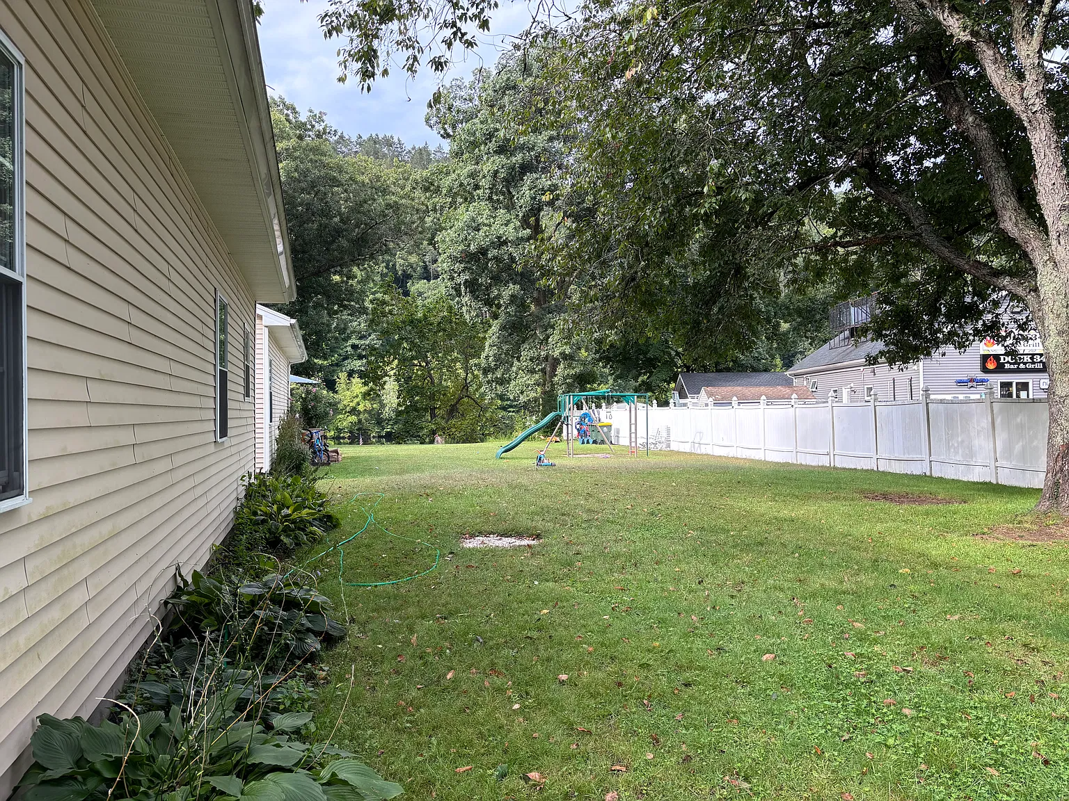 3 bed, 972 sqft, $2,400 — Photo 4
