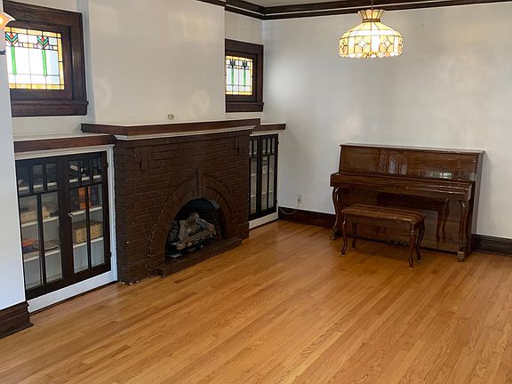 3rd image of 6435 N Seeley Ave APT 1