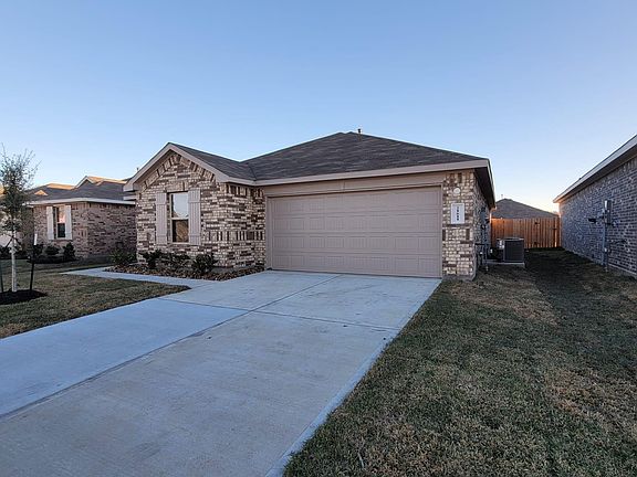 3rd image of 21611 Oakwood Mdws