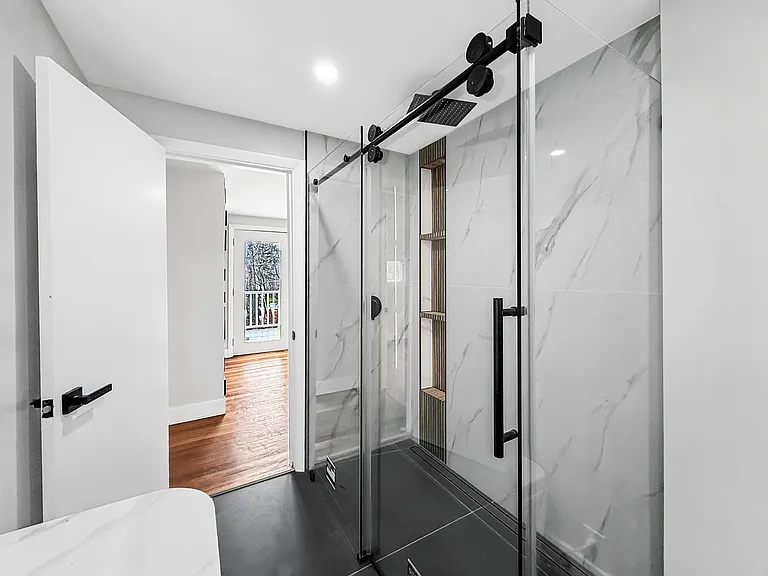 21 Burlington Rd — Photo 14