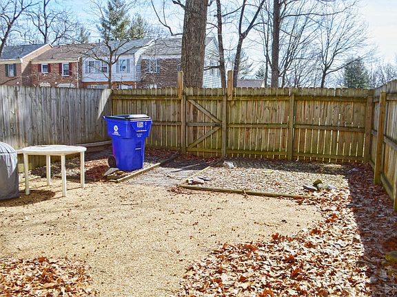 4th image of 106 Nottingham Ct