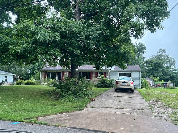 3rd image of 10 Sycamore Dr