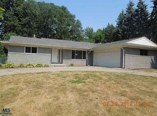 38476 Hidden Ln, Clinton Township, MI 48036