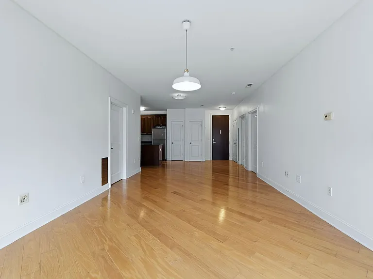 20 Avenue At Port Imperial #323 — Photo 2