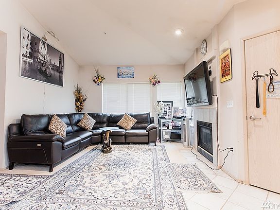 5th image of 11130 SE 208th St APT N203
