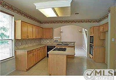 5th image of 2300 Forest Park Cir