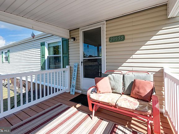 3rd image of 29955 Hillcrest Dr