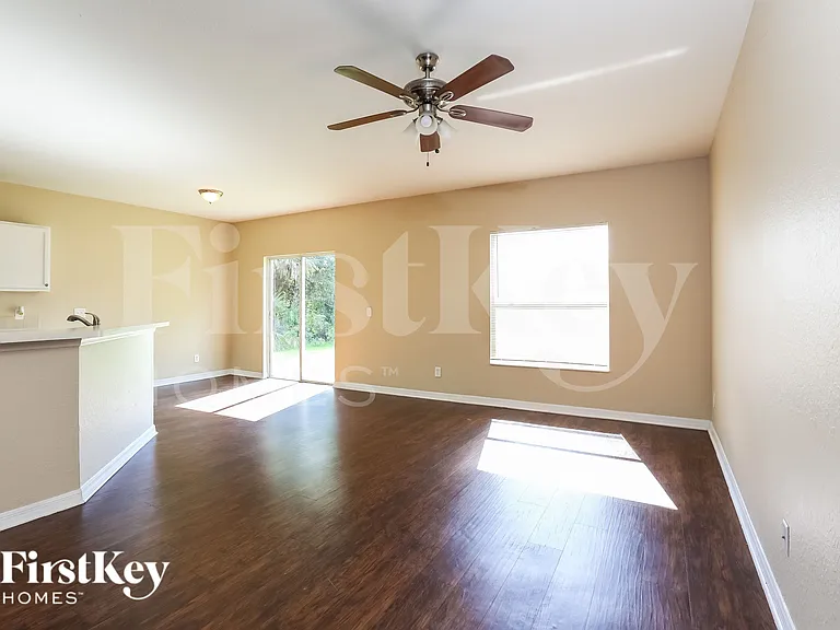 4220 S Cranberry Blvd — Photo 5