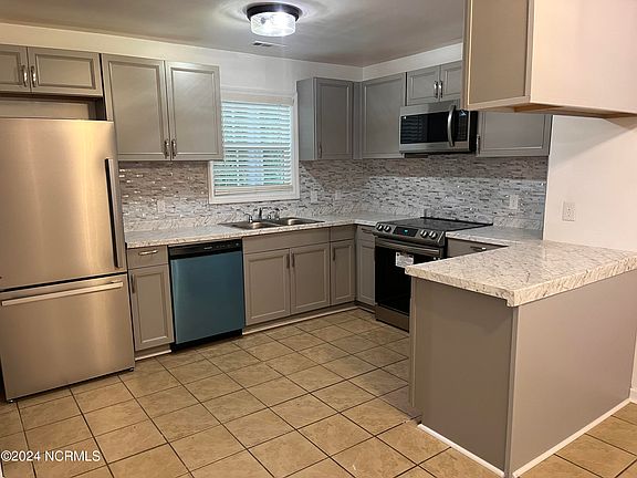 4th image of 1531 Rosemond Dr