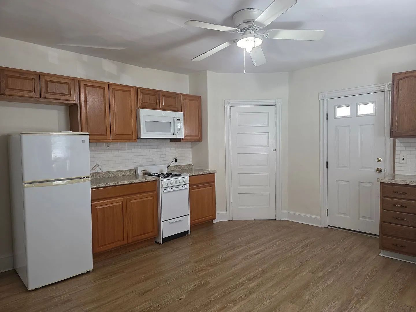 1618 West 16th Street — Photo 3