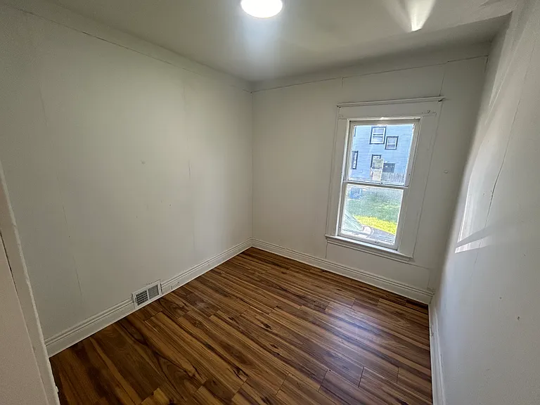 588-590 N Goodman St #1 — Photo 7