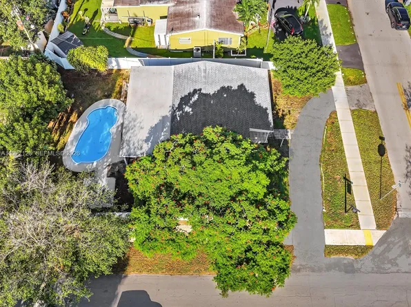 6800 Raleigh St, Hollywood, FL 33024