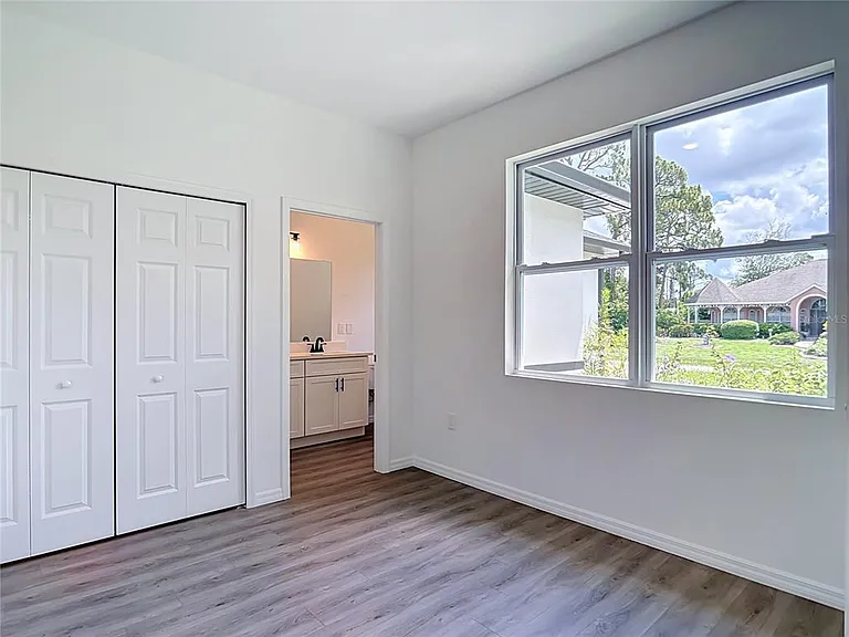 1081 McCrory St — Photo 33