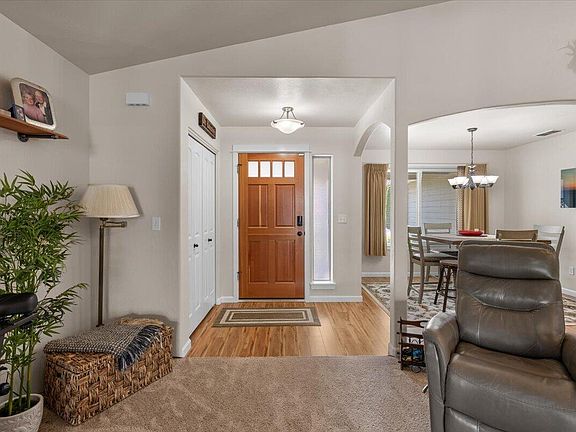 5th image of 348 SW Wagner Meadows Dr