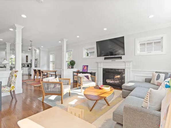12 Cedar St #2, Waltham, MA 02453