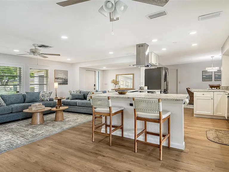 6722 Roxbury Dr — Photo 24