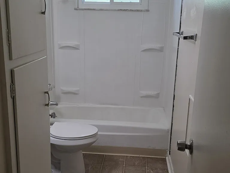 117 Elmwood Dr — Photo 7