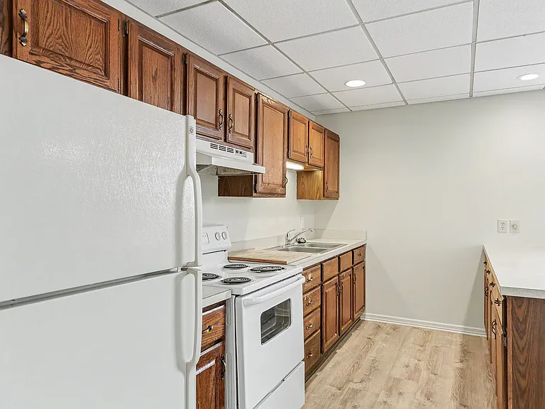 98 Herman Ave — Photo 6