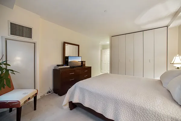 Sold by Redfin Real Estate | media 10