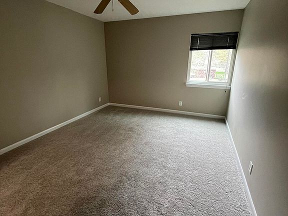 4th image of 1935 Gardiner Ln APT H130