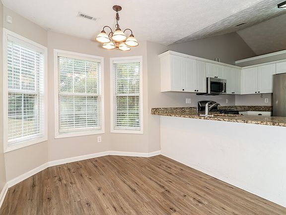 5th image of 1212 Fountain View Dr