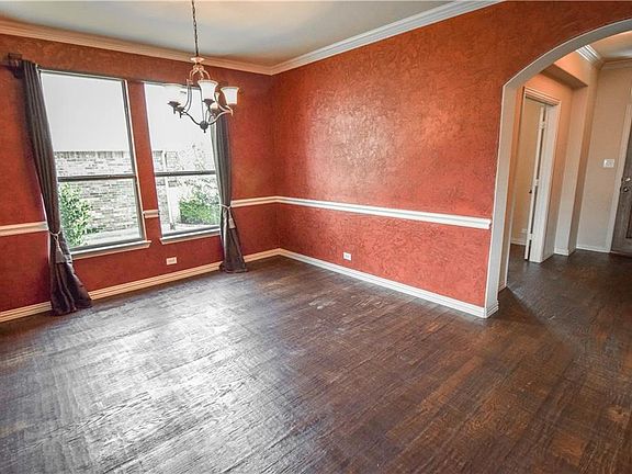 4th image of 2803 Truman Dr