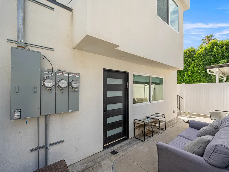 5024 Lindley Ave — Photo 1