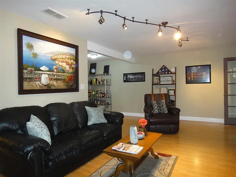 1651 S Juniper St #122 — Photo 2