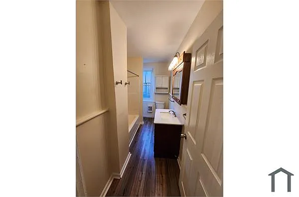 Building Photo - 1145 W Linden St #2