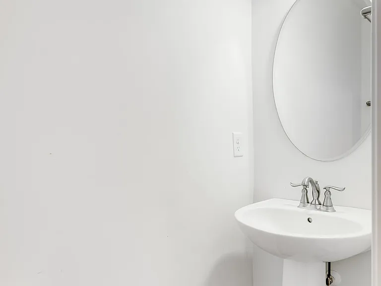 2074 Morton Dr — Photo 16