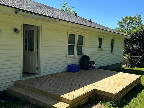 4th image of 2543 Glendale Cir SE
