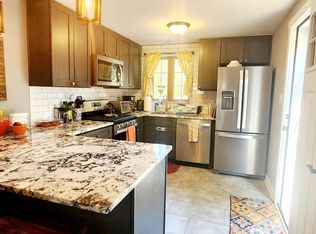 31 Norfolk Dr, Coraopolis, PA 15108