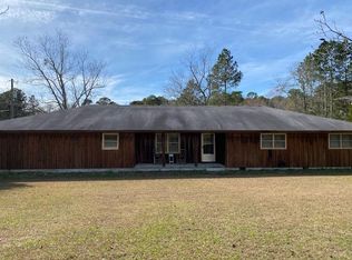 421 Lakeview Dr, Sycamore, GA 31790