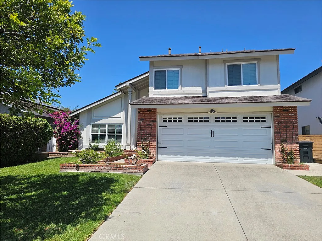 3 bed, 2.5 bath, 1717 sqft, $4,800 — Photo 1