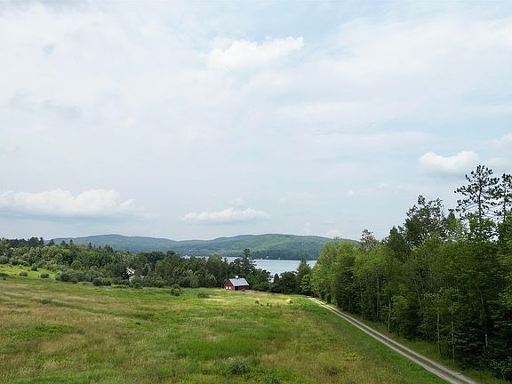5th image of 699 Lake Shore Road