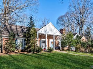 8 Duck Pond Rd, Alpine, NJ 07620