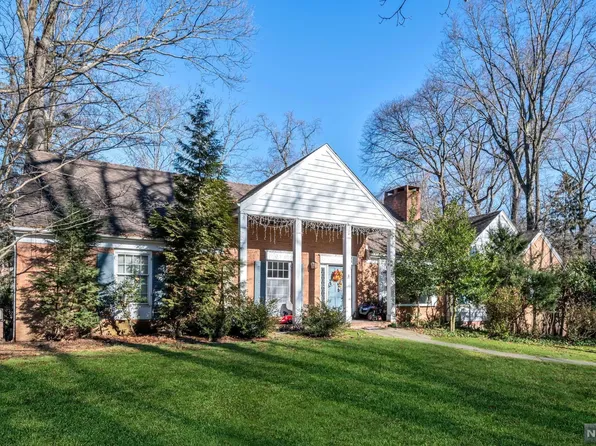8 Duck Pond Rd, Alpine, NJ 07620
