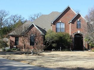 101 Pueblo Dr, Lake Kiowa, TX 76240