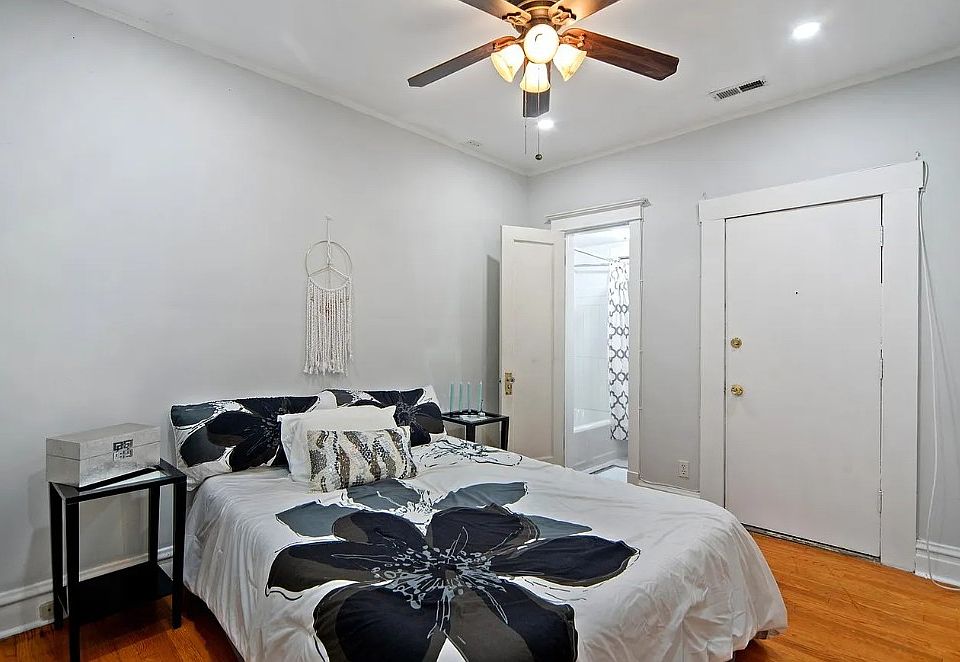 1st image of 256 Washington Blvd #2