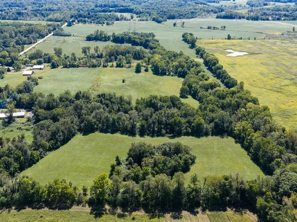 1226 N County Line Rd, Westville, IN 46391