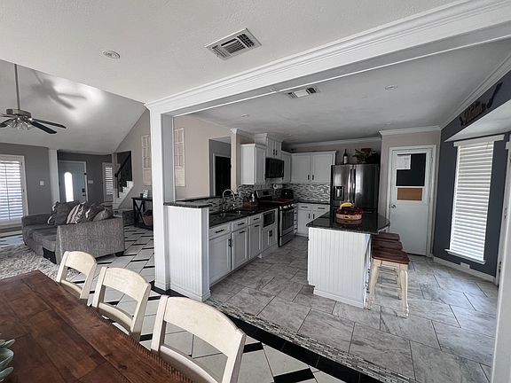 5th image of 8225 Cloverglen Ln