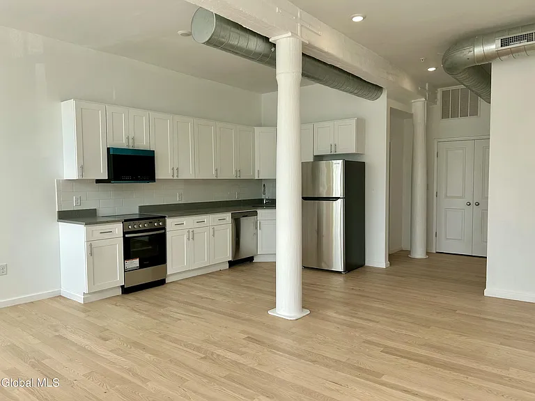 155 River St #2D — Photo 12