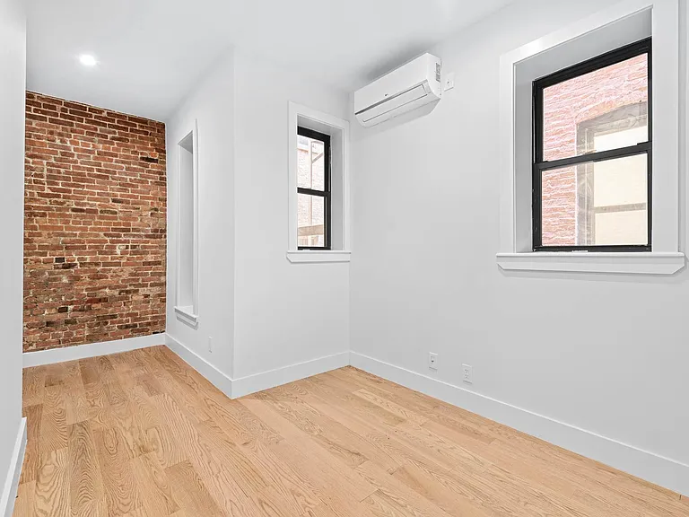 145 E 30th St #1L — Photo 6