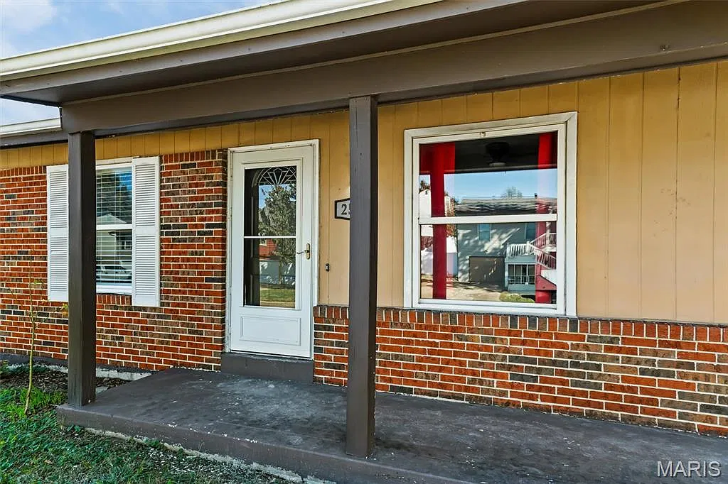 3 bed, 1.5 bath, 864 sqft, $1,800 — Photo 4