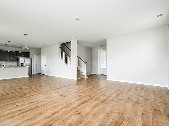 3rd image of 402 Bering Ln