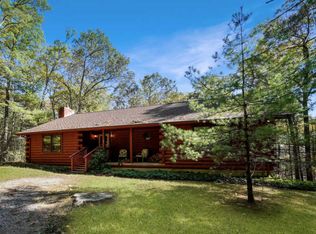 102 Mountain Spring Rd, Milford, PA 18337