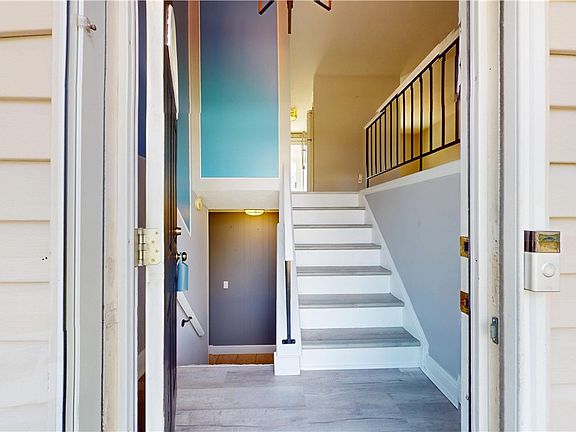 2nd image of 16 Quail Hill Rd