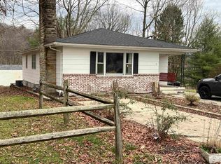 16 Moore St, Elkins, WV 26241