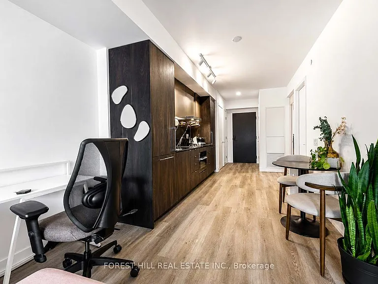 771 Yonge St W #601 — Photo 17