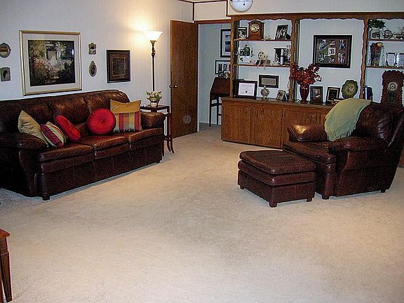 Huge family room with loads of  built-in storage/entertainment center